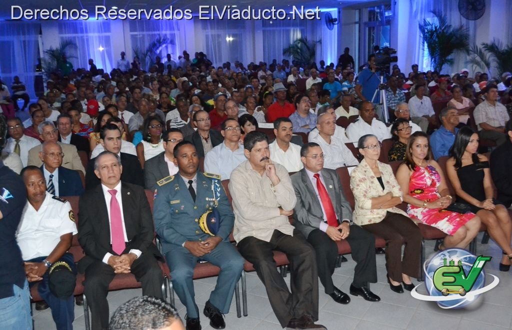 Publico asistente a La Rendición de Cuentas 2011-2012 del alcalde municipal Remberto Cruz